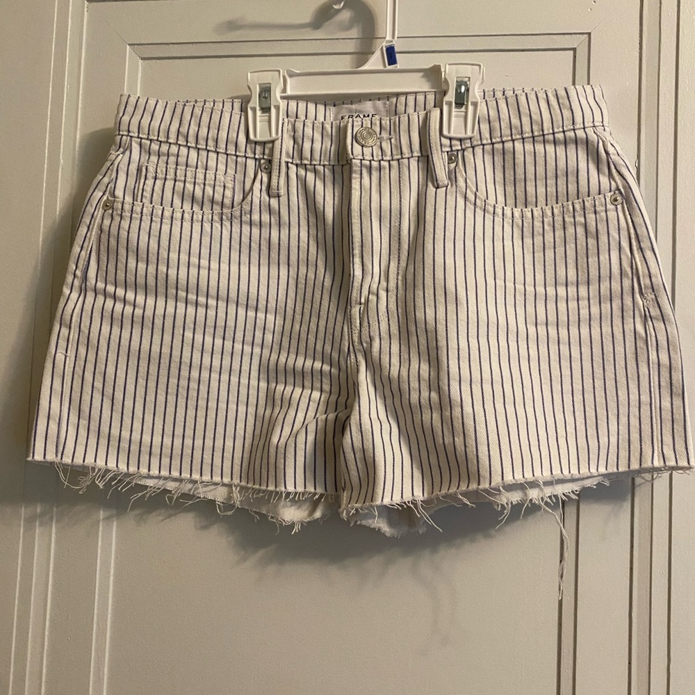 COPY - Frame Le Brigette shorts 28